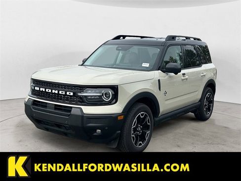 Used 2025 Ford Bronco Sport Outer Banks w/ Outer Banks Tech Package+ image 1