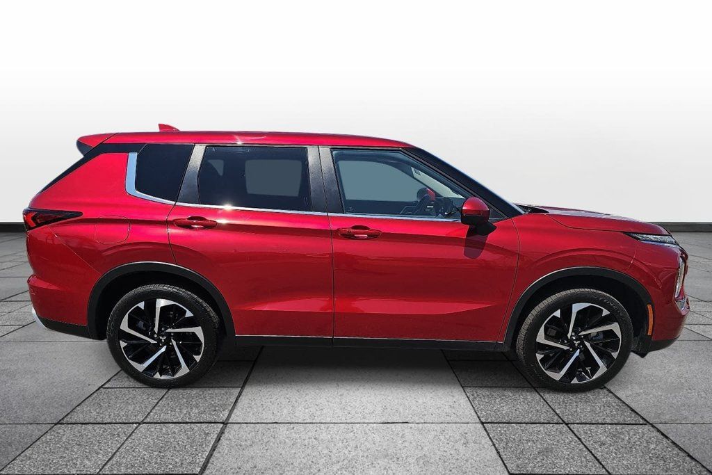 Used 2022 Mitsubishi Outlander SE AWD/4WD image 8