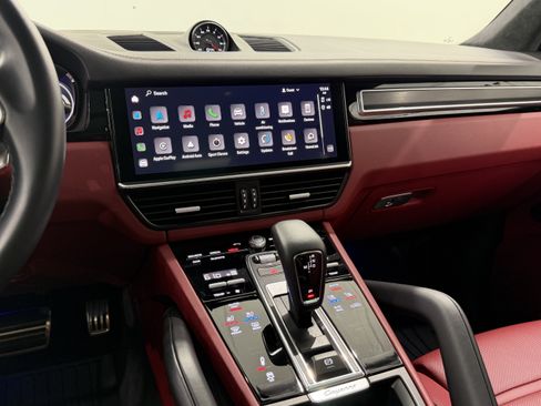 Certified 2023 Porsche Cayenne GTS AWD/4WD image 40