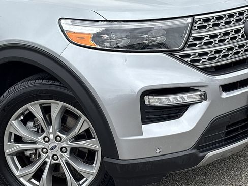 Used 2024 Ford Explorer Limited AWD/4WD image 6