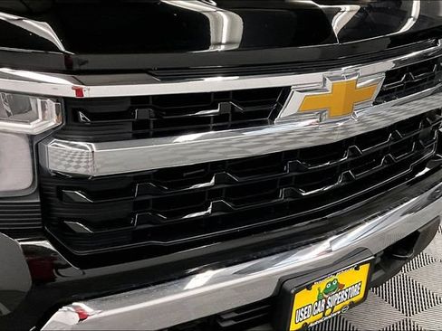 Used 2023 Chevrolet Silverado 1500 LT AWD/4WD image 32