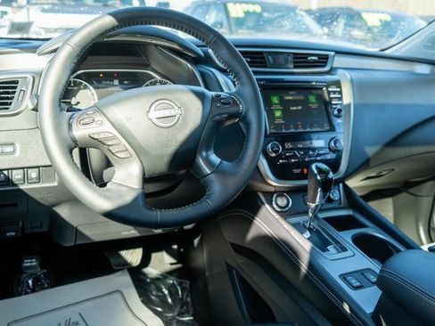 Used 2024 Nissan Murano SL image 12