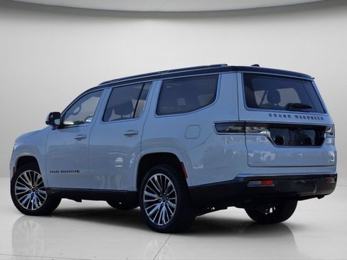 Used 2022 Jeep Grand Wagoneer Series III AWD/4WD image 21