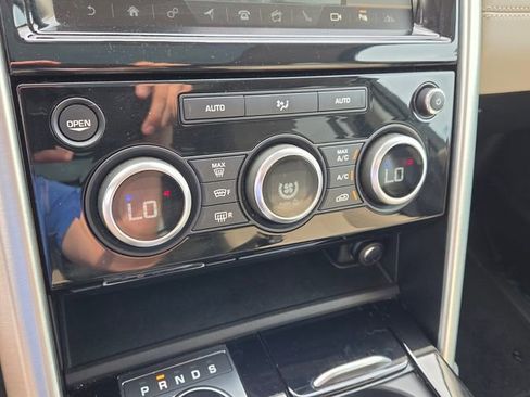 Used 2018 Land Rover Discovery HSE AWD/4WD image 20