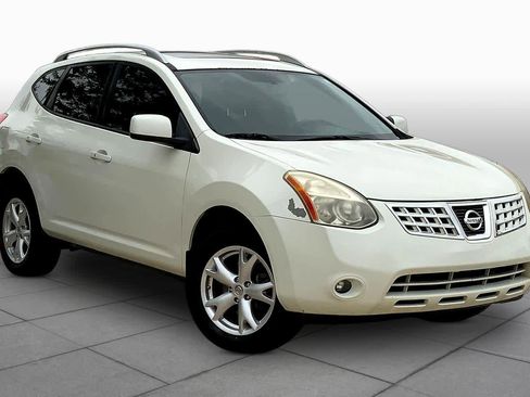 Used 2009 Nissan Rogue SL w/ Leather Pkg image 2
