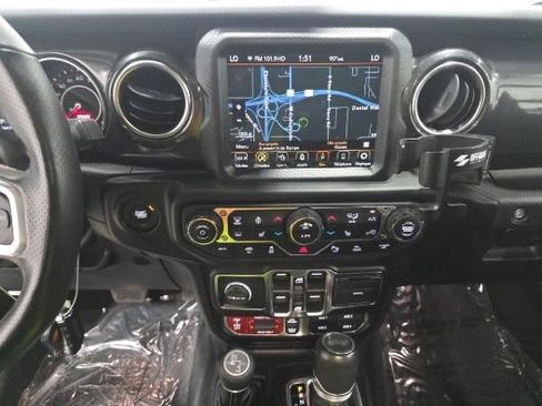 Used 2022 Jeep Wrangler Unlimited Rubicon w/ Trailer Tow Package AWD/4WD image 4