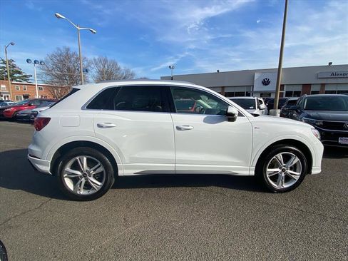 Used 2022 Audi Q3 2.0T Premium Plus w/ Premium Plus Package image 2