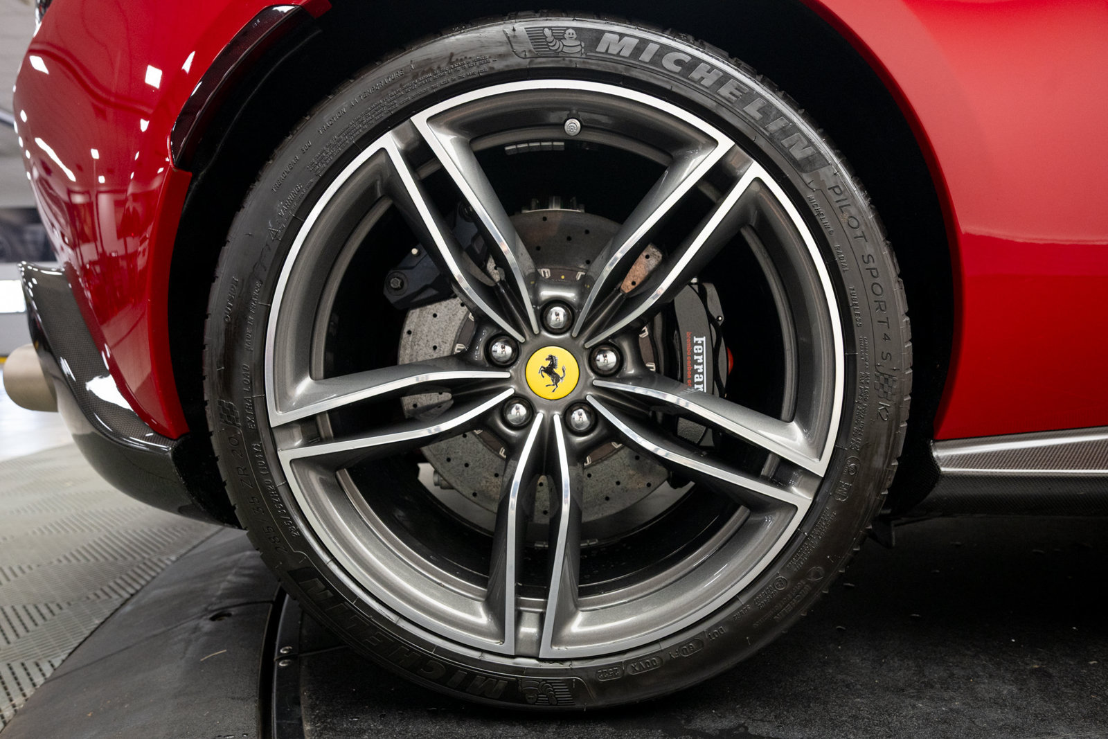 Used 2022 Ferrari Roma RWD image 34