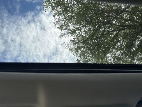 Used 2024 Honda CR-V EX-L image 11