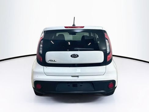 Used 2017 Kia Soul FWD image 7