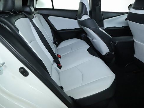 Used 2019 Toyota Prius XLE image 32