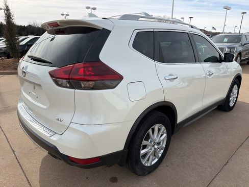 Used 2018 Nissan Rogue SV image 7