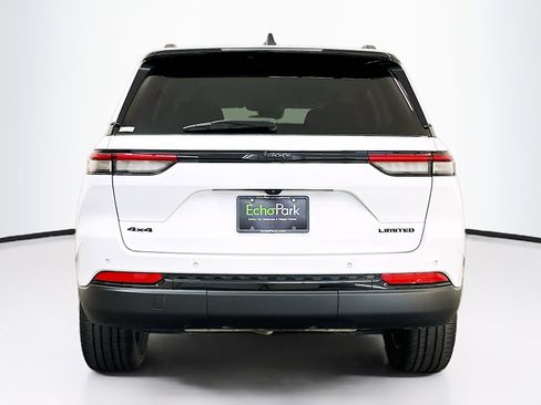 Used 2023 Jeep Grand Cherokee Limited w/ Black Appearance Package image 7