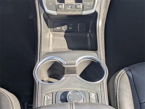 Used 2023 GMC Terrain SLT image 22