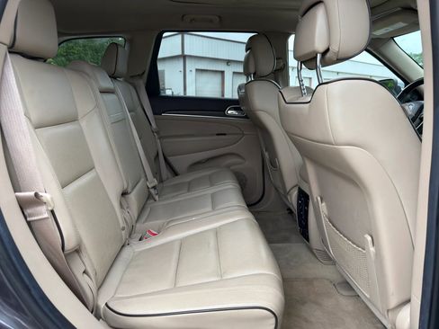 Used 2014 Jeep Grand Cherokee Overland RWD image 20