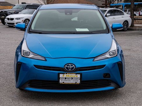 Used 2022 Toyota Prius L Eco image 2