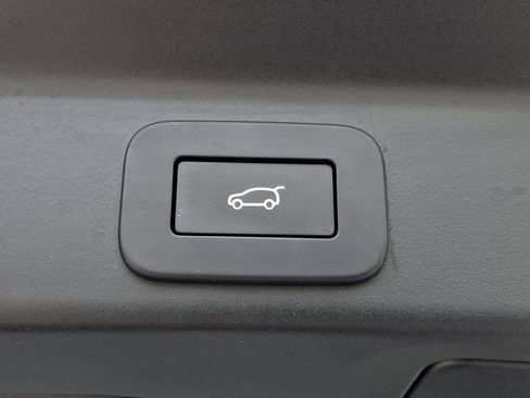 Used 2026 Jaguar F-PACE R-Dynamic S AWD/4WD image 30