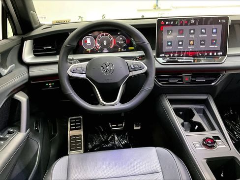 New 2026 Volkswagen Tiguan SE R-Line image 15