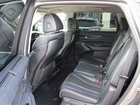 Used 2022 Acura MDX SH-AWD w/ Advance Package image 11