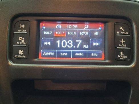 Used 2019 Dodge Journey SE FWD image 25
