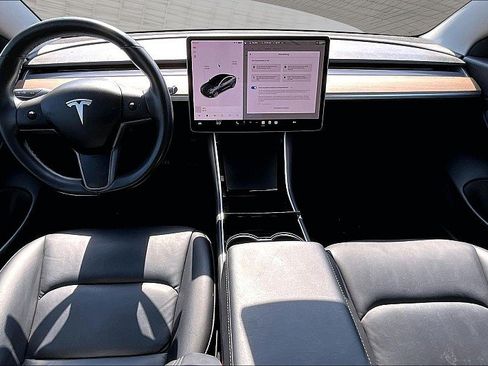 Used 2018 Tesla Model 3 Long Range image 29