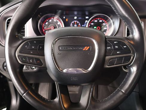 Used 2023 Dodge Charger SXT RWD image 3