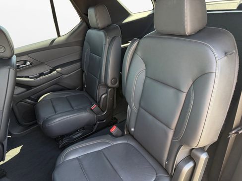 Used 2023 Chevrolet Traverse LT AWD/4WD image 13