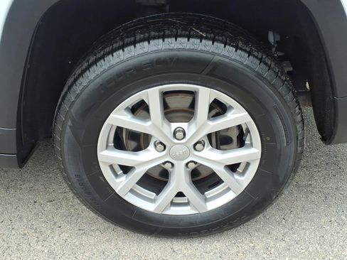Used 2021 Jeep Grand Cherokee L Limited AWD/4WD image 9
