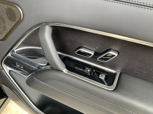 Used 2025 Land Rover Range Rover Autobiography image 38