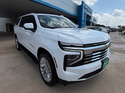 Used 2025 Chevrolet Suburban LT