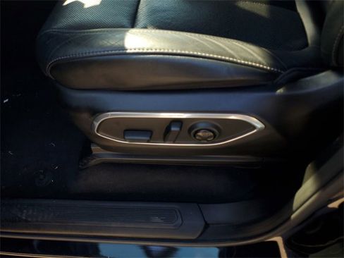 Used 2024 Jeep Wagoneer L Series II image 14