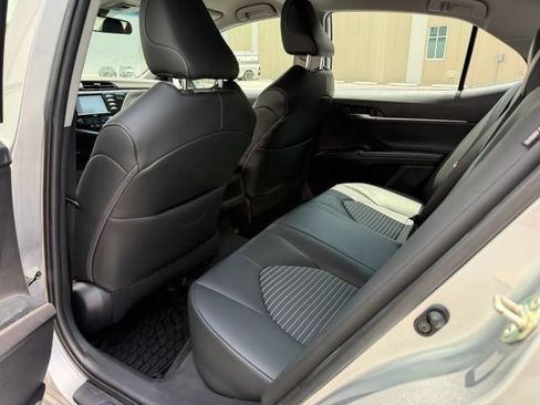 Used 2020 Toyota Camry SE FWD image 16