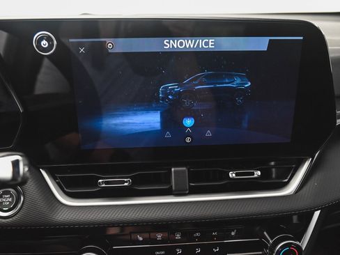 Used 2026 Chevrolet Equinox LT image 19