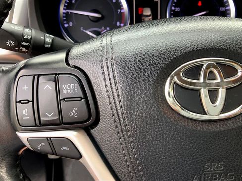 Used 2019 Toyota Highlander Limited Platinum AWD/4WD image 24