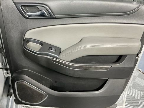 Used 2019 Chevrolet Suburban LT AWD/4WD image 11
