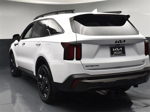 Certified 2025 Kia Sorento SX Prestige image 6