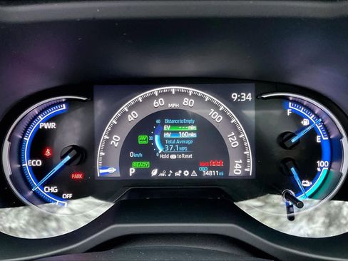 Certified 2023 Toyota RAV4 SE image 24