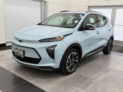 Used 2023 Chevrolet Bolt EUV Premier w/ Sun & Sound Package image 5