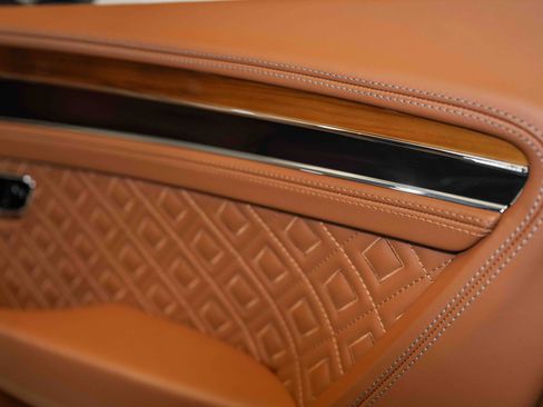 Used 2020 Bentley Continental GT image 31