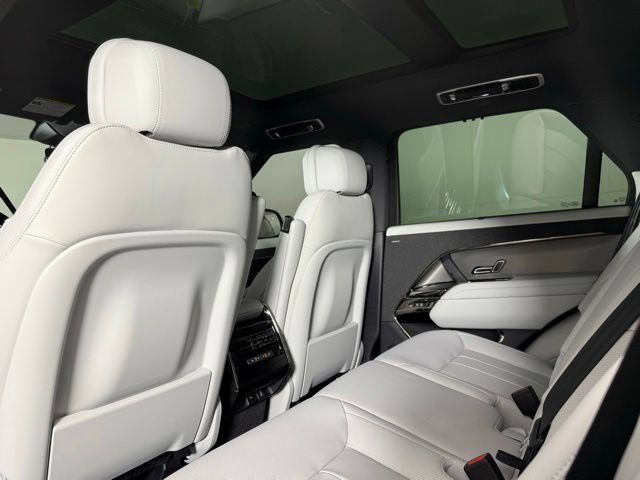 New 2026 Land Rover Range Rover Sport SE AWD/4WD image 25