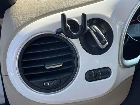 Used 2013 Volkswagen Beetle TDI image 17