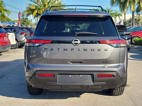 Certified 2024 Nissan Pathfinder SV w/ Black Appearance Package image 5
