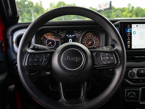 Used 2024 Jeep Wrangler Sport AWD/4WD image 25