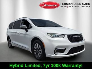 Used 2023 Chrysler Pacifica Limited FWD video 1