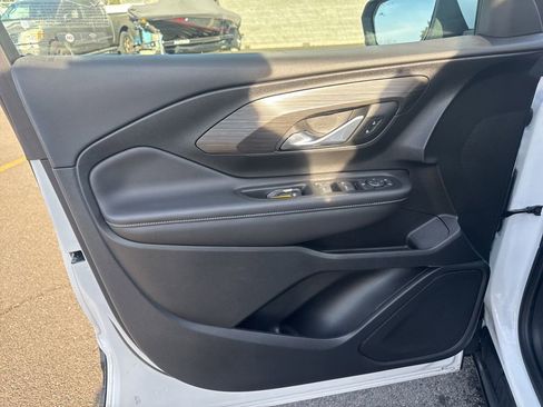 Used 2022 GMC Terrain SLE image 19