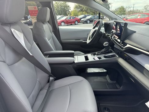 New 2025 Toyota Sienna XLE image 34