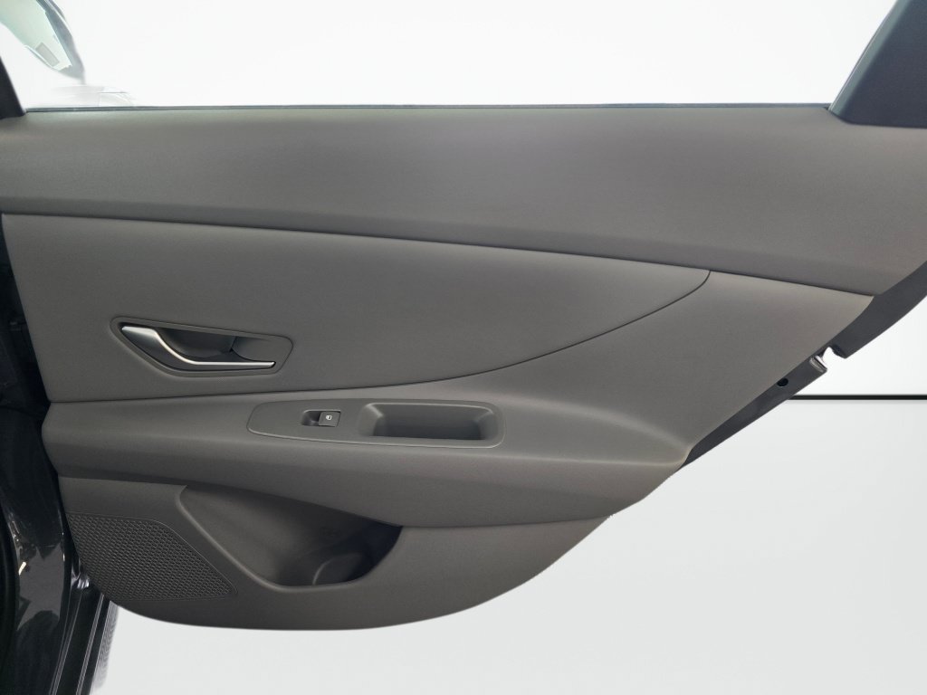 New 2026 Hyundai Elantra Sport FWD image 32