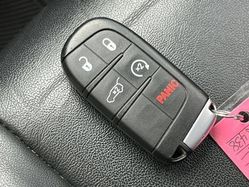 Used 2021 Jeep Grand Cherokee Limited AWD/4WD image 34