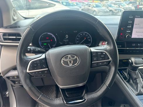 Used 2021 Toyota Sienna Limited AWD/4WD image 17