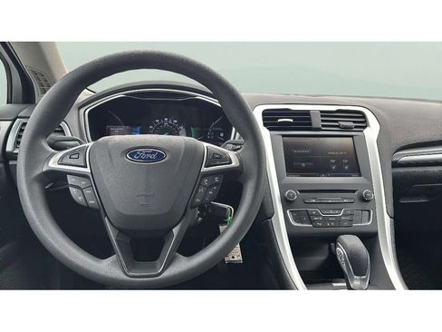 Used 2016 Ford Fusion SE image 12
